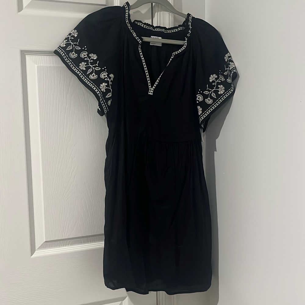 NWT Black dress with white floral embroidered design